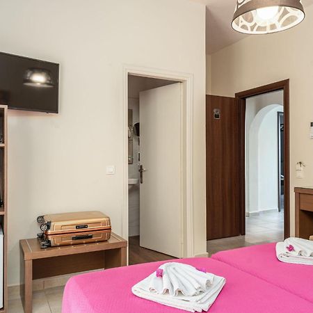 Stathis Beachfront Luxury Rooms Kalamákion Exterior foto