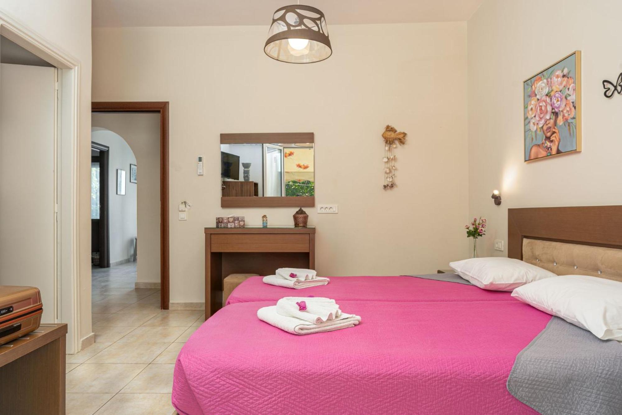 Stathis Beachfront Luxury Rooms Kalamákion Zimmer foto