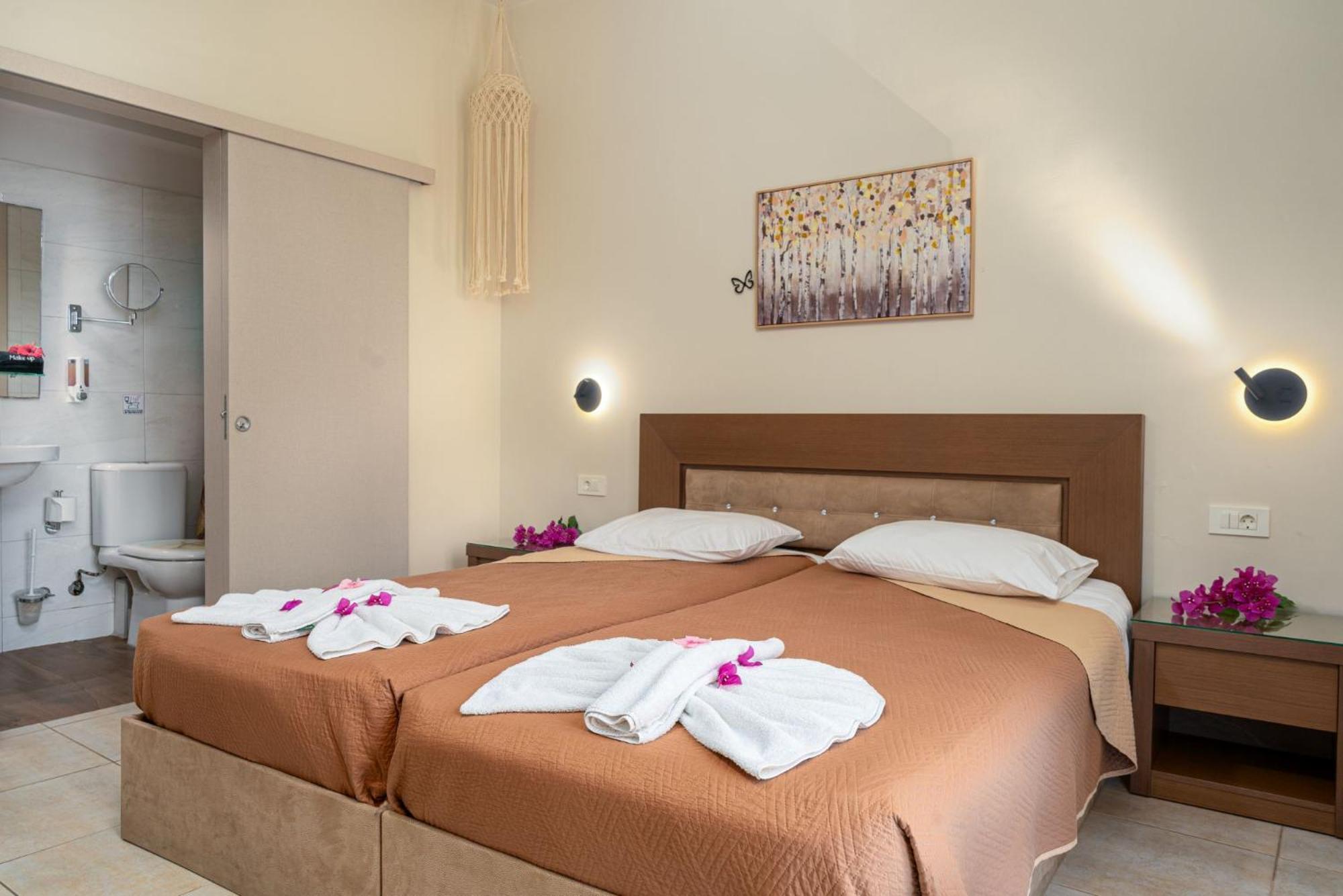 Stathis Beachfront Luxury Rooms Kalamákion Zimmer foto