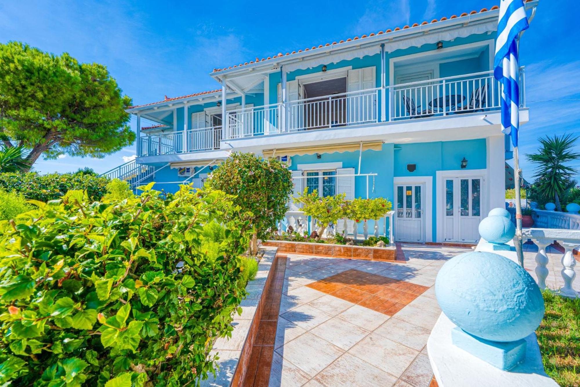 Stathis Beachfront Luxury Rooms Kalamákion Exterior foto