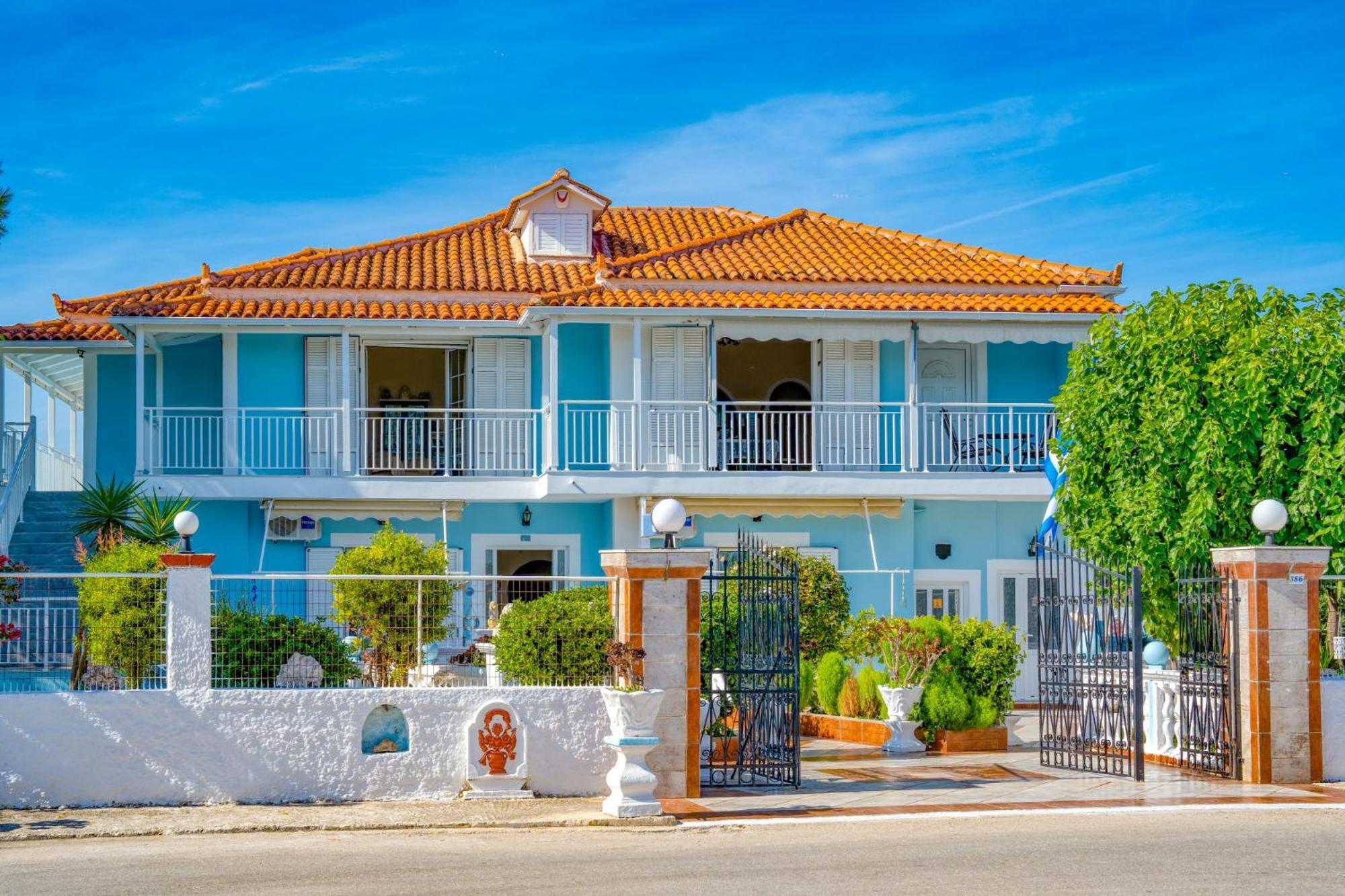 Stathis Beachfront Luxury Rooms Kalamákion Exterior foto